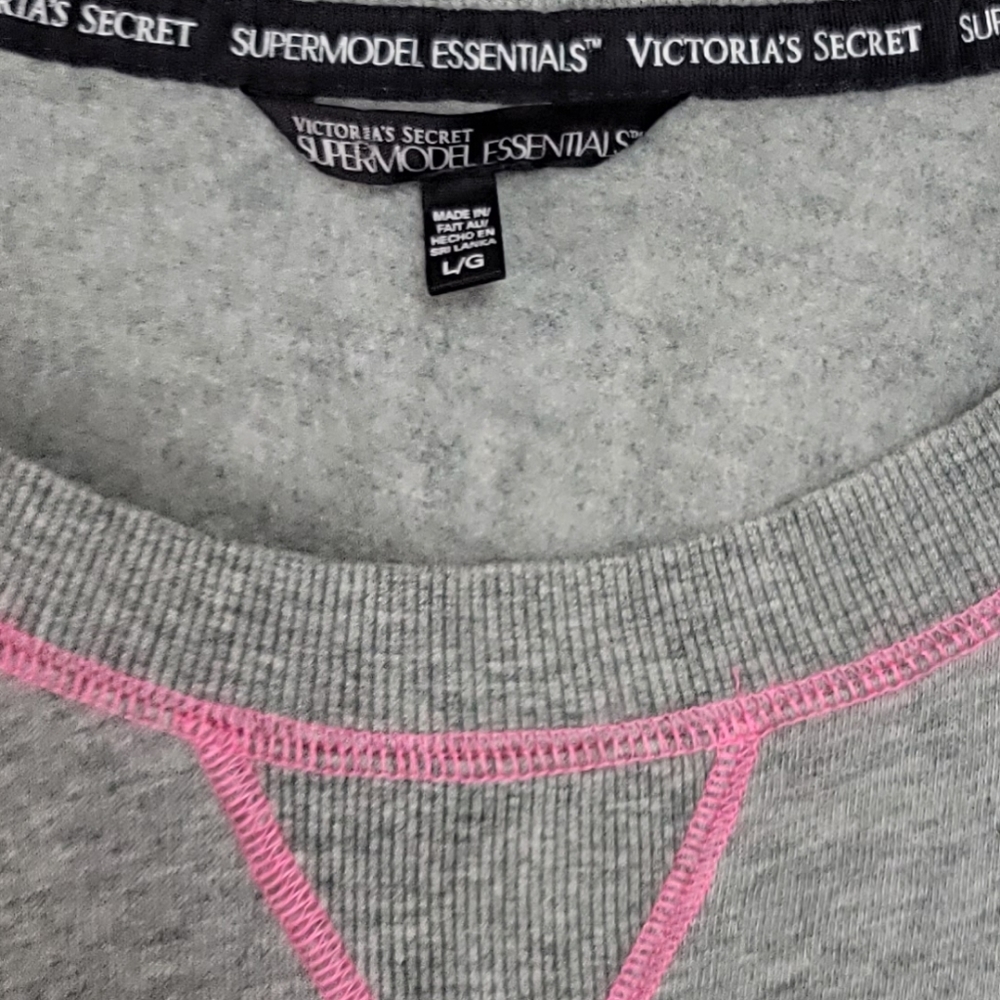 Supermodel Essentials Sweatshirt - image 2